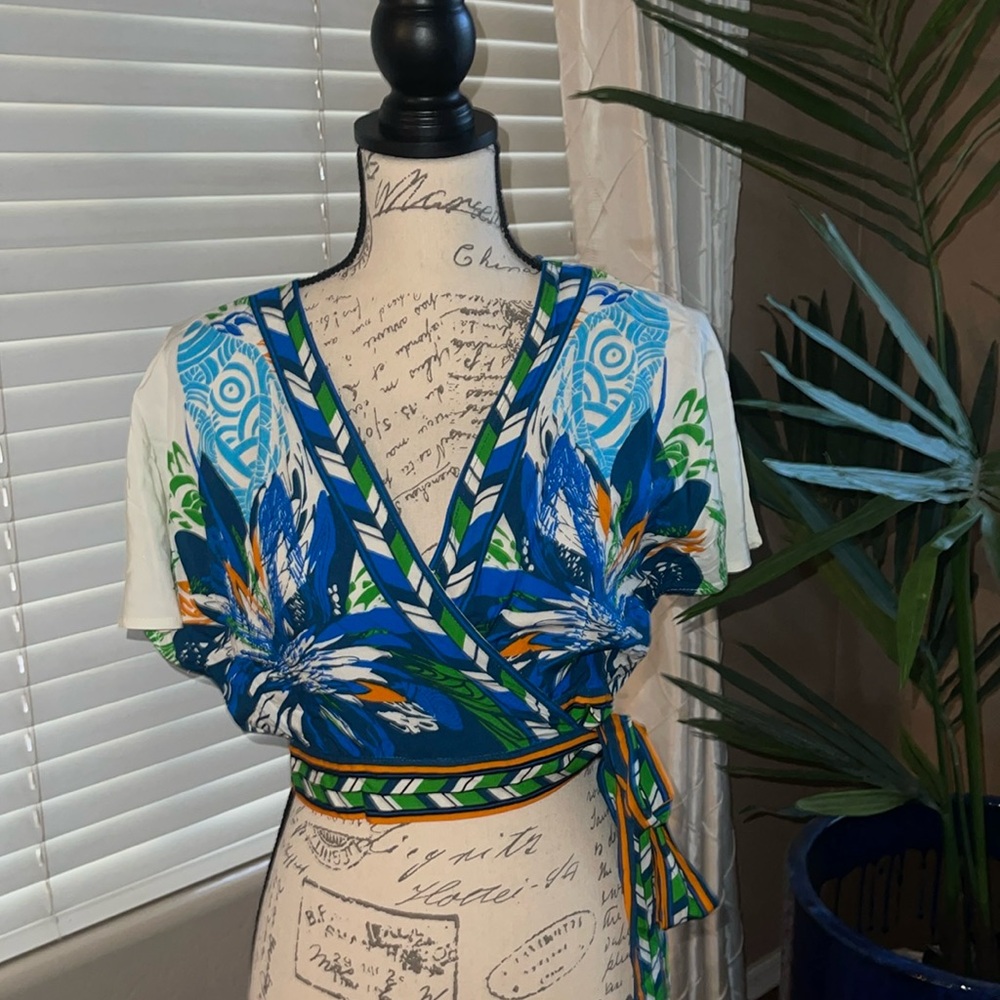 Short sleeve wrap top